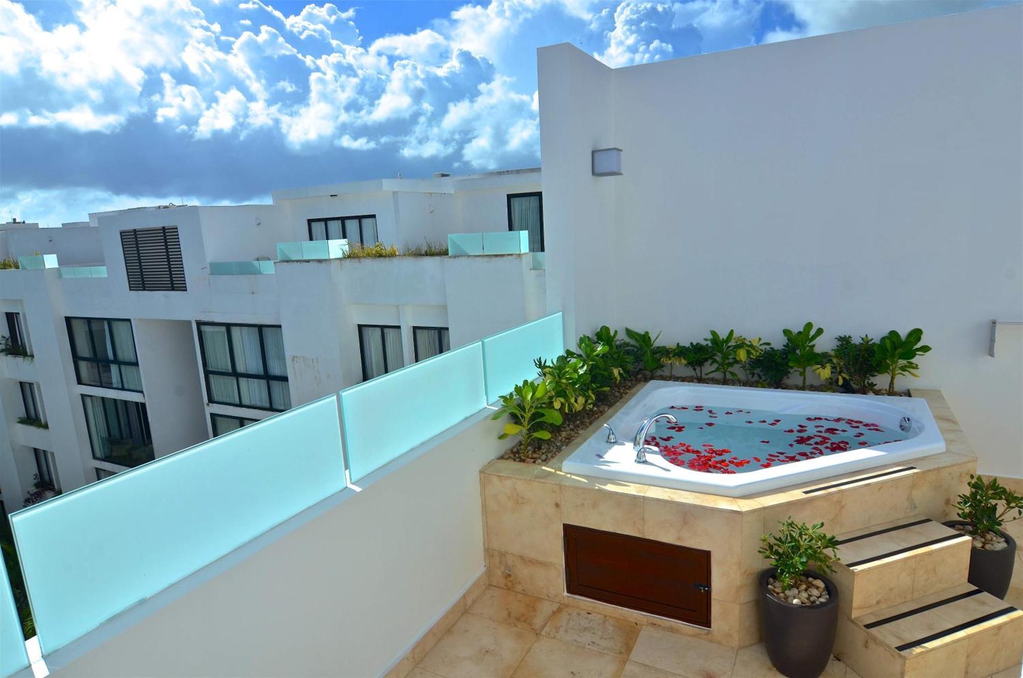 Anah Playa Luxury Penthouses And Playa del Carmen